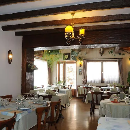 Logis Hotel Le Relais Des Villards 2*